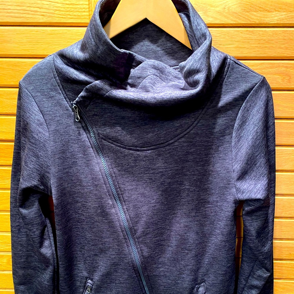 Champion women’s jacket medium